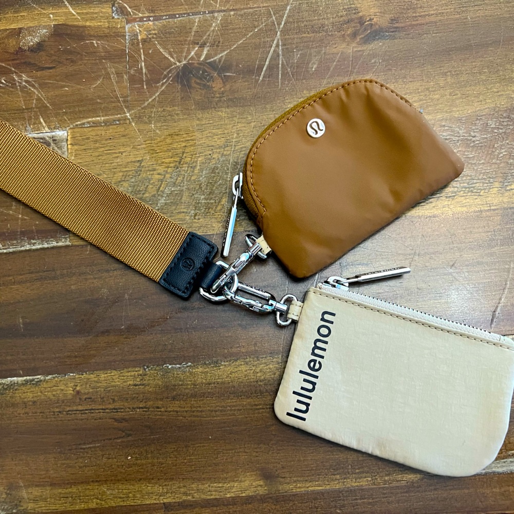 Lululemon dual pouch wristlet
